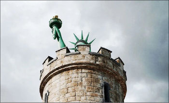 هزینههای انزوا