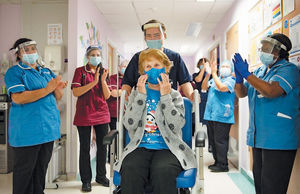 آغاز واکسیناسیون جهانی

