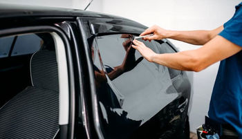 جریمه شیشه دودی در سال ۱۴۰۴ چقدر است؟ شرایط مجاز بودن