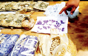 من نفروشم، یکی د‌یگر می‌فروشد‌