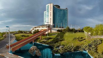 هتل ائل گلی نزدیک چه جاذبه های گردشگری تبریز است؟